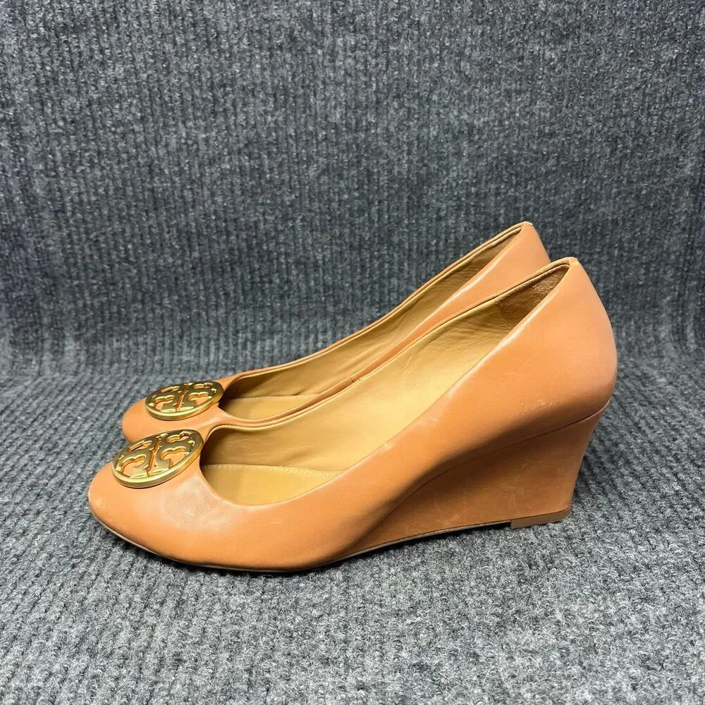 Tory Burch‎ Sally Wedge Closed Toe Heels Pumps Logo Brown Leather Women’s 9.5 M